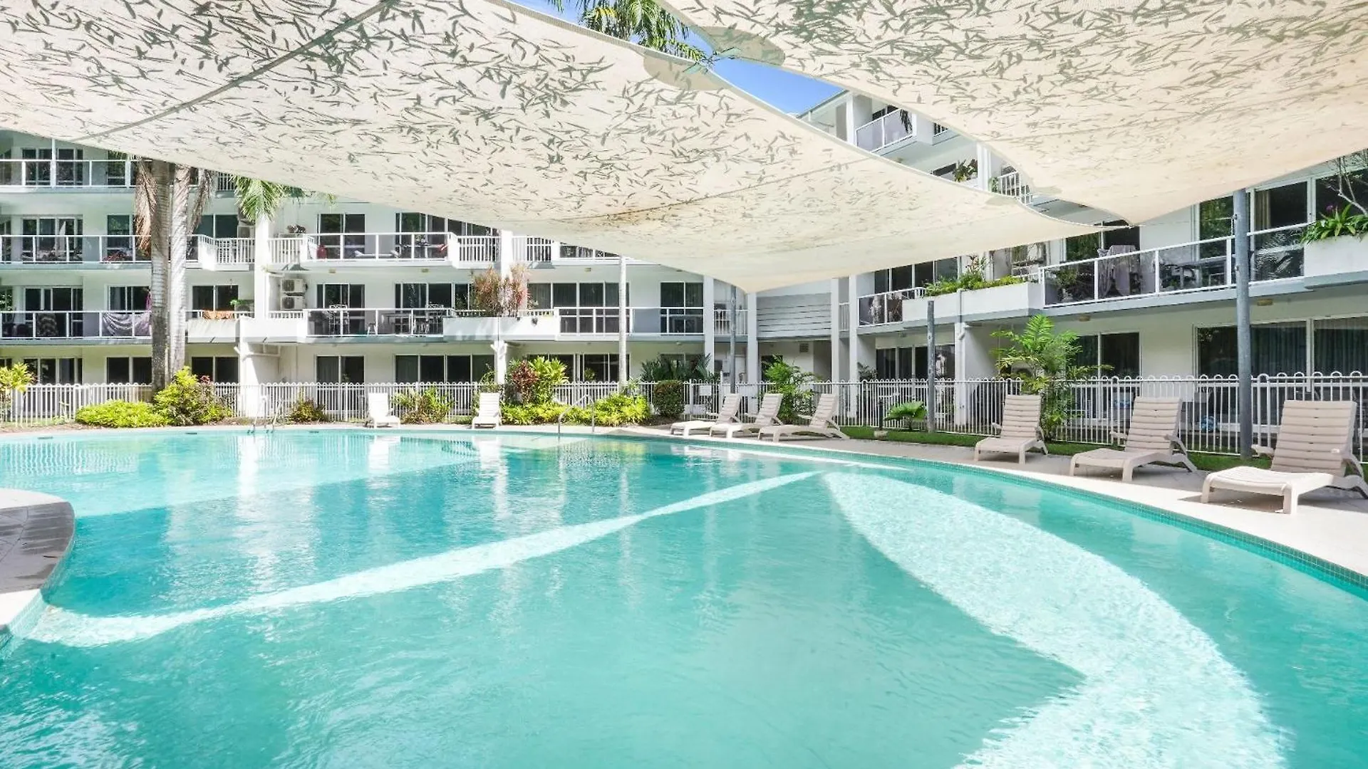 Apartment Under The Palms - Resort Style Living Palm Cove Australia