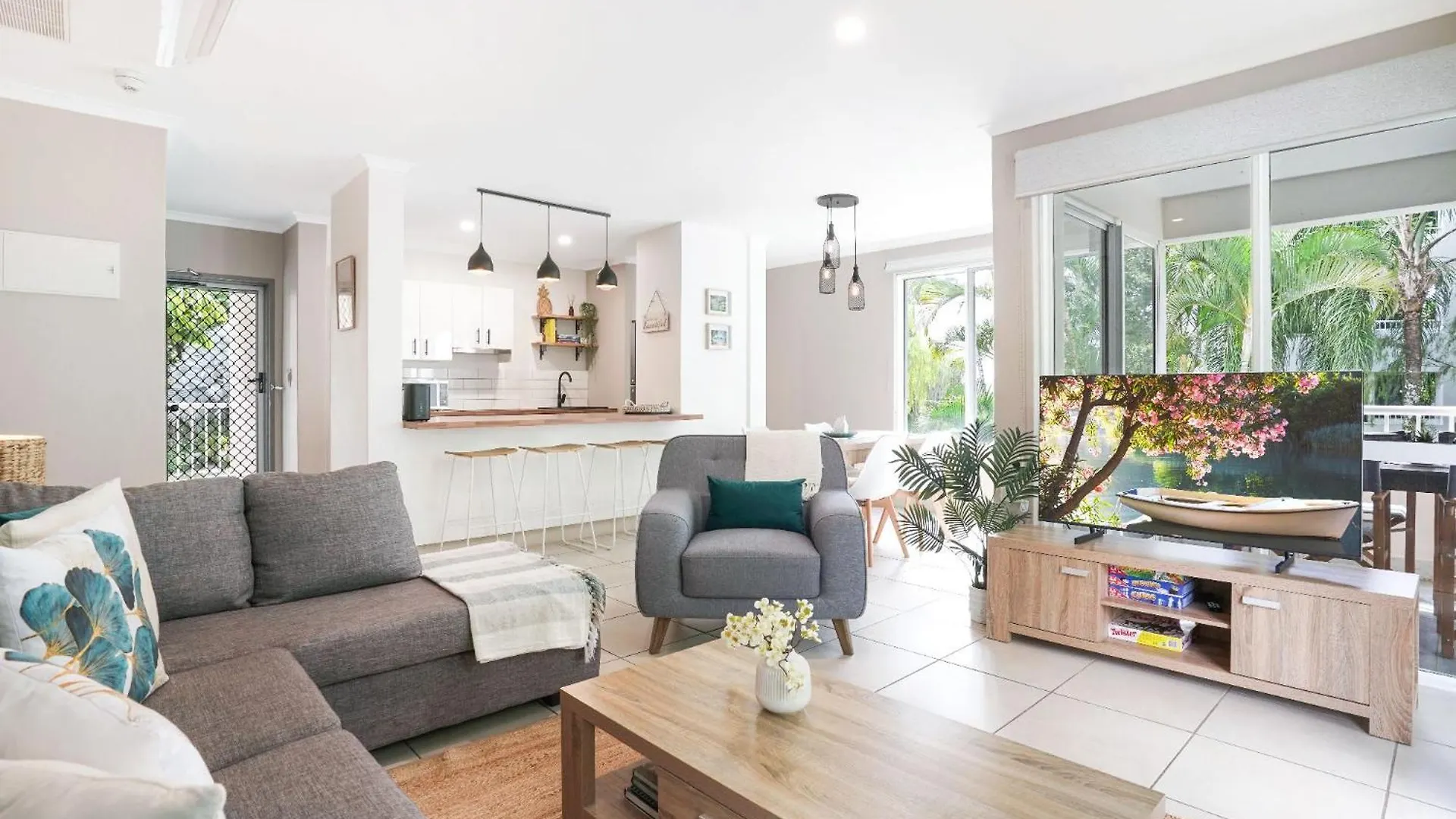 Apartment Under The Palms - Resort Style Living Palm Cove